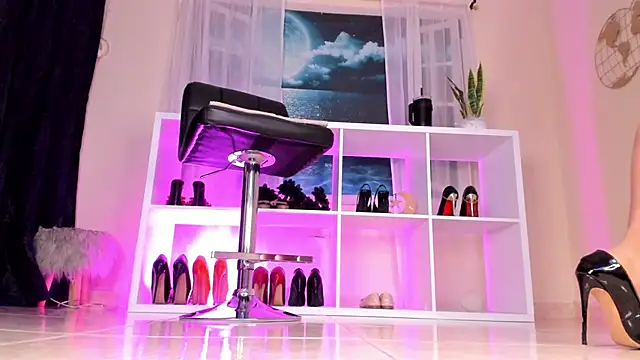 Itzeldreams online show from September 12, 2025, 1:11 pm