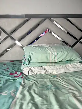 maybelline69 online show from November 23, 2025, 9:58 pm