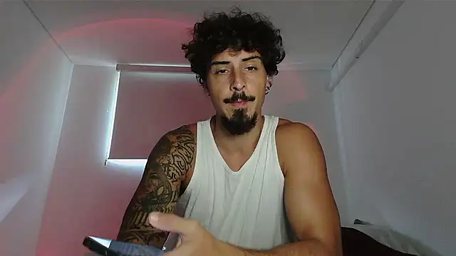 Snapshot of milkoffe chatting on March 5, 2026, 4:03 pm milkoffe online show from March 5, 2026, 4:03 pm