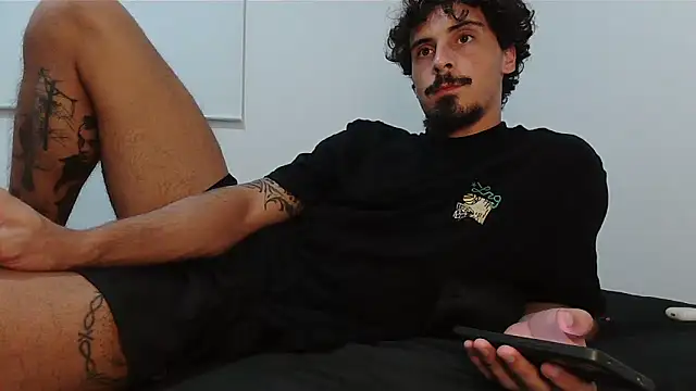 Snapshot of milkoffe chatting on March 9, 2026, 1:09 am milkoffe online show from March 9, 2026, 1:09 am