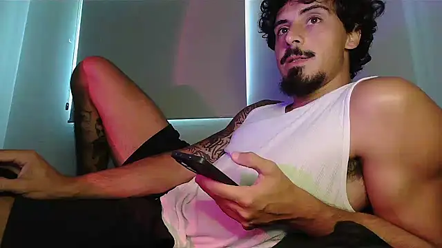 Snapshot of milkoffe chatting on March 17, 2026, 5:05 pm milkoffe online show from March 17, 2026, 5:05 pm