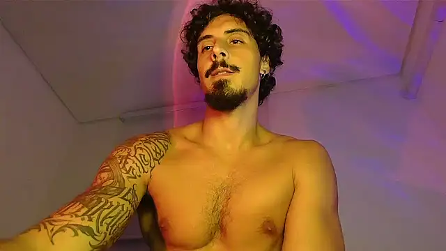 Snapshot of milkoffe chatting on April 5, 2026, 11:35 pm milkoffe online show from April 5, 2026, 11:35 pm