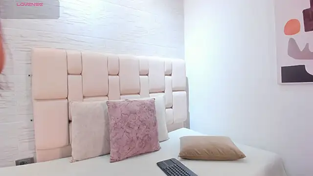 kayleeScott online show from March 31, 2026, 7:14 pm