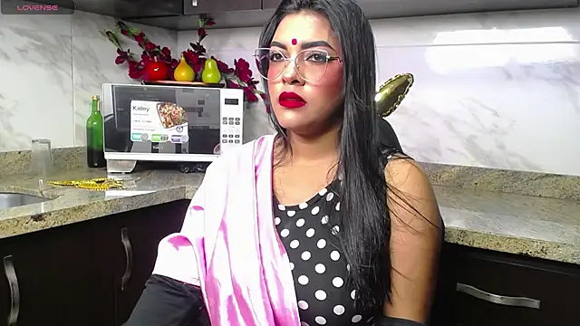 lakshmiraniii online show from March 20, 2025, 10:21 am