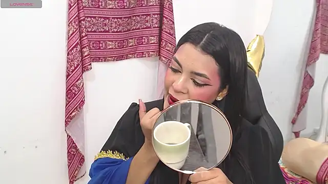 lakshmiraniii online show from October 27, 2025, 11:58 am