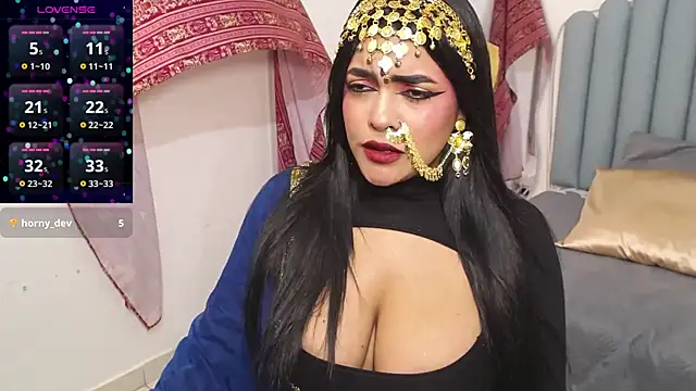 lakshmiraniii online show from November 4, 2025, 12:04 pm