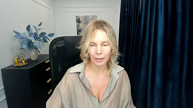 Sinty Devis online show from November 9, 2025, 4:22 am