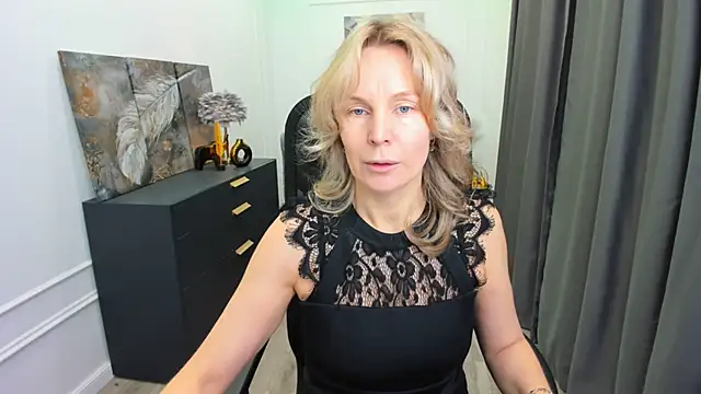 Sinty Devis online show from April 7, 2026, 4:35 am