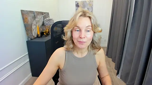 Snapshot of Sinty_Devis chatting on May 16, 2026, 4:31 am Sinty Devis online show from May 16, 2026, 4:31 am