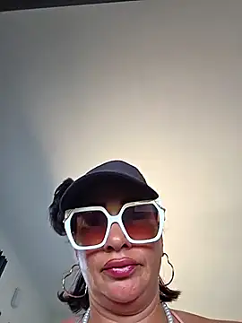 Snapshot of TheGoddessBianca chatting on April 21, 2026, 10:43 am TheGoddessBianca online show from April 21, 2026, 10:43 am