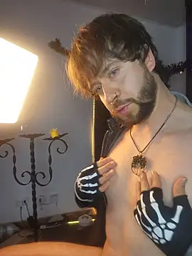 just maxii online show from October 28, 2025, 11:40 pm