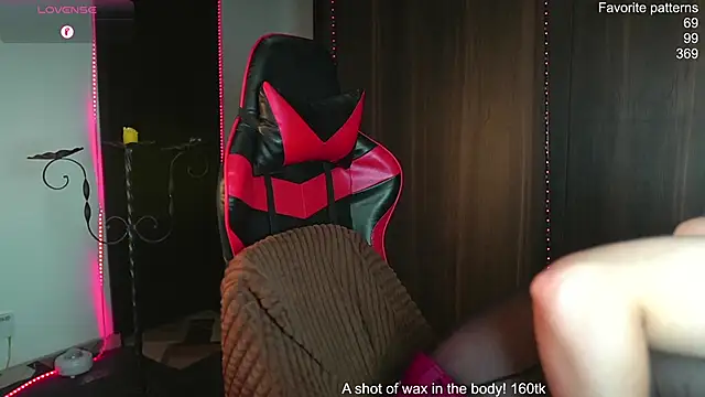 Snapshot of just_maxii chatting on February 8, 2026, 7:06 pm just maxii online show from February 8, 2026, 7:06 pm