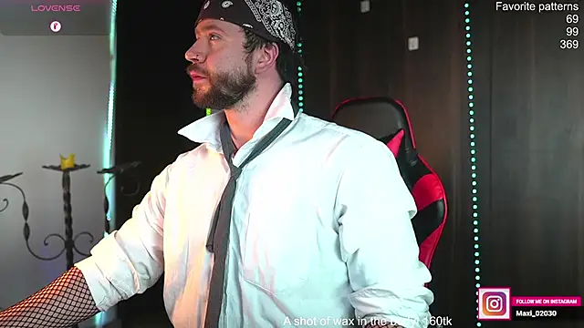 Snapshot of just_maxii chatting on February 18, 2026, 8:05 pm just maxii online show from February 18, 2026, 8:05 pm