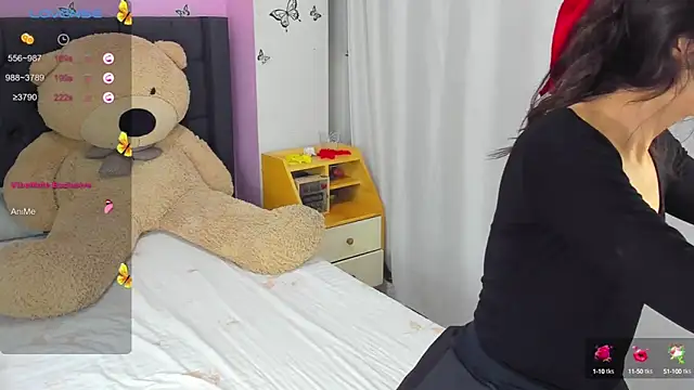 Snapshot of SophiaLiu chatting on February 1, 2025, 11:48 pm SophiaLiu online show from February 1, 2025, 11:48 pm