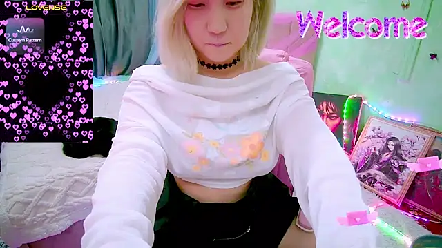 Akemilun online show from April 13, 2026, 3:50 pm