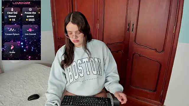 Snapshot of _Sarahh_0 chatting on December 12, 2024, 1:39 pm  Sarahh 0 online show from December 12, 2024, 1:39 pm