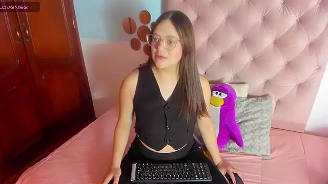 Snapshot of _Sarahh_0 chatting on February 28, 2025, 1:58 pm  Sarahh 0 online show from February 28, 2025, 1:58 pm