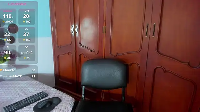 Snapshot of _Sarahh_0 chatting on March 18, 2025, 4:37 pm  Sarahh 0 online show from March 18, 2025, 4:37 pm