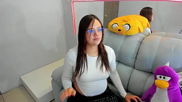 Snapshot of _Sarahh_0 chatting on October 7, 2025, 1:30 pm  Sarahh 0 online show from October 7, 2025, 1:30 pm