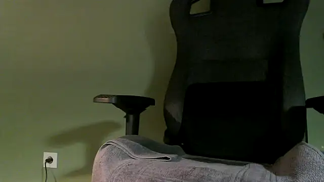 juanpalmox online show from December 5, 2024, 8:33 pm