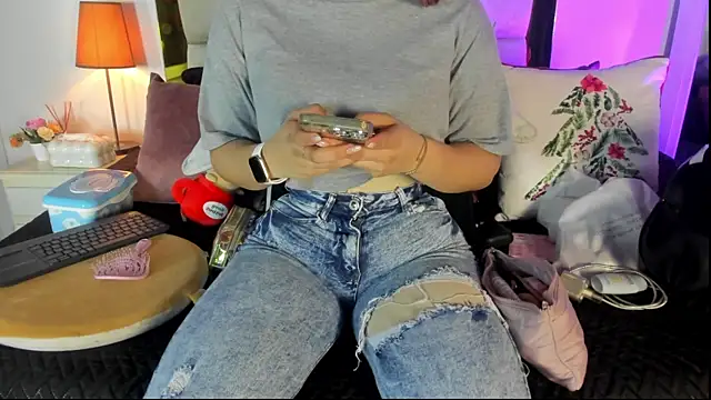 emmy r online show from December 22, 2025, 12:02 pm