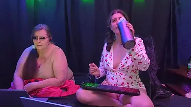 Snapshot of Sexy_Mama-69 chatting on March 14, 2025, 9:00 pm Sexy Mama-69 online show from March 14, 2025, 9:00 pm