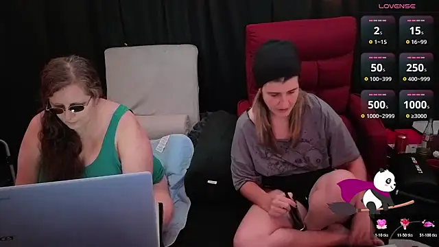 Snapshot of Sexy_Mama-69 chatting on October 28, 2025, 5:48 pm Sexy Mama-69 online show from October 28, 2025, 5:48 pm