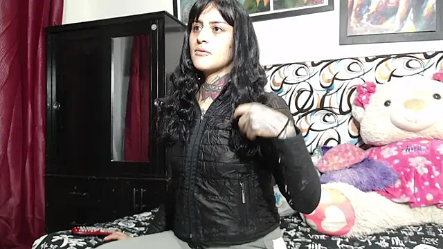 emma onassis 17 online show from September 11, 2025, 1:17 am