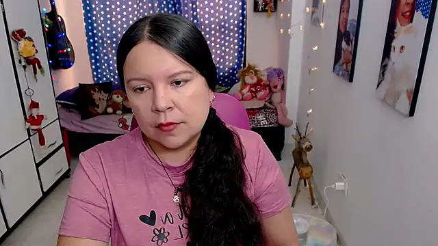 claryssa  online show from February 25, 2026, 8:40 pm