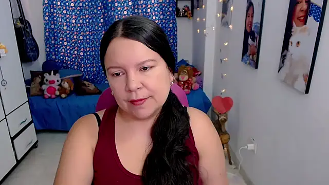 claryssa  online show from March 27, 2026, 5:45 pm