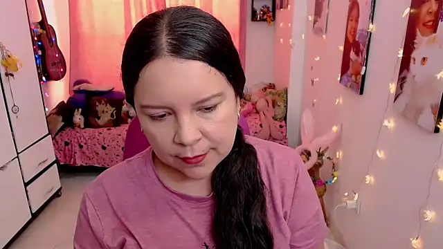 claryssa  online show from April 24, 2026, 6:10 pm