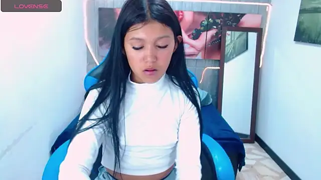 emily rosse04 online show from February 8, 2025, 11:44 am