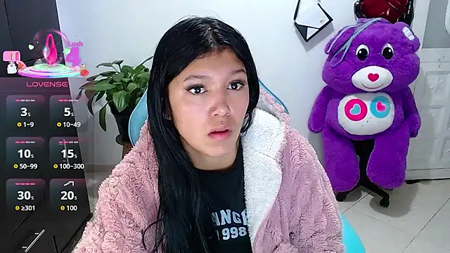 emily rosse04 online show from April 17, 2026, 11:24 am