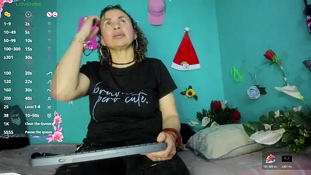 SheraHadee online show from December 17, 2025, 5:02 am