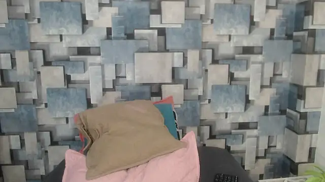 angel dthroatt online show from January 8, 2026, 12:07 pm