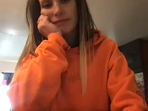 kittycatkendra online show from January 27, 2025, 8:39 pm