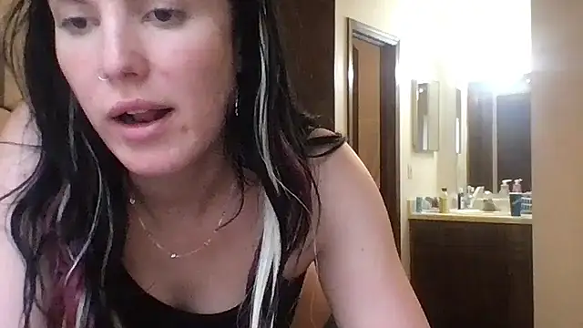 kittycatkendra online show from May 17, 2026, 11:45 pm