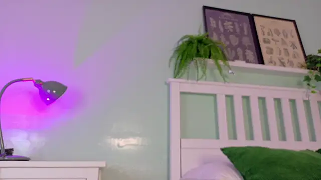 CristalCornner  online show from September 26, 2025, 7:51 pm