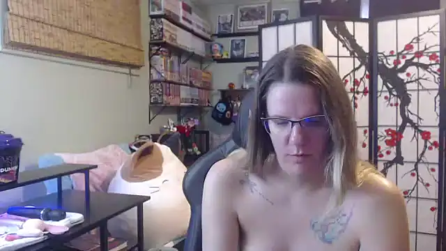 Snapshot of Sarahtineke chatting on March 6, 2026, 5:09 pm Sarahtineke online show from March 6, 2026, 5:09 pm