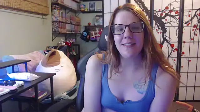 Snapshot of Sarahtineke chatting on March 23, 2026, 4:33 pm Sarahtineke online show from March 23, 2026, 4:33 pm