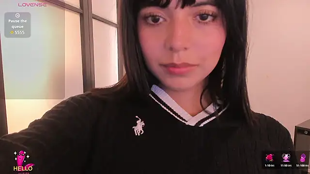 NicolRoss  online show from January 9, 2026, 11:06 pm