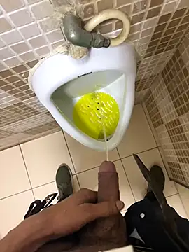 hitlar1026 online show from November 14, 2025, 10:47 am