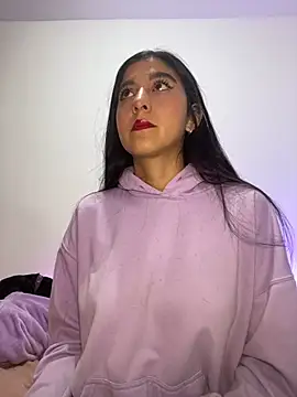 Snapshot of BubbleGumm_ chatting on February 19, 2025, 1:51 am BubbleGumm online show from February 19, 2025, 1:51 am