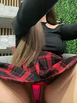 Snapshot of Deonta_ chatting on February 6, 2025, 7:02 am Deonta online show from February 6, 2025, 7:02 am