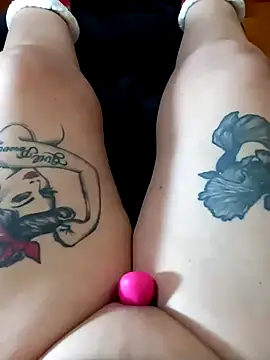 Snapshot of Hotsereia chatting on January 12, 2025, 7:31 pm Hotsereia online show from January 12, 2025, 7:31 pm