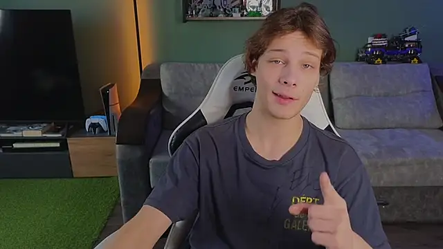 TeddyLiLboy online show from October 25, 2025, 11:29 am