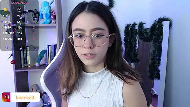 Snapshot of BlairVicent chatting on December 11, 2024, 12:23 pm BlairVicent online show from December 11, 2024, 12:23 pm