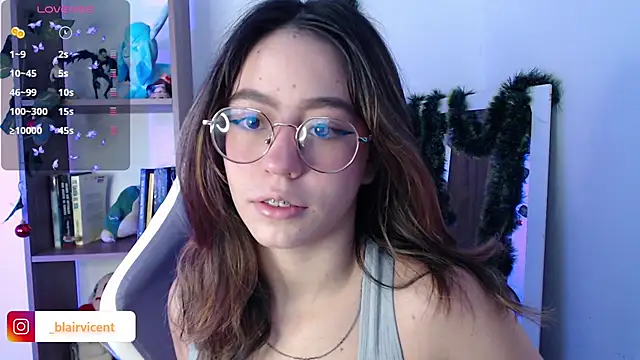 Snapshot of BlairVicent chatting on December 13, 2024, 11:55 am BlairVicent online show from December 13, 2024, 11:55 am