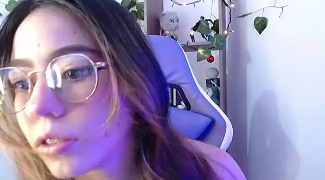 Snapshot of BlairVicent chatting on February 10, 2025, 12:18 pm BlairVicent online show from February 10, 2025, 12:18 pm