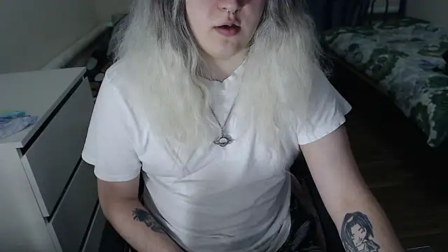 EvaMiron online show from February 19, 2026, 5:20 pm